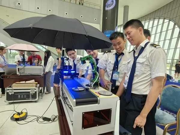 这项比赛，为何落地中国民用航空飞行学院？(中国,落地,这项,飞行,民用航空......)