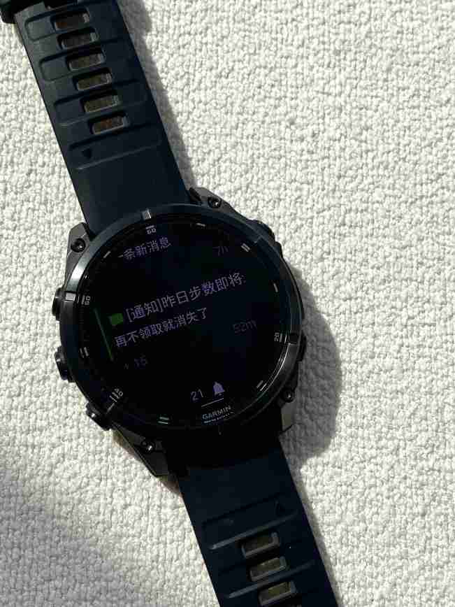 HMD芭比联名翻盖手机评测：有复古，还有点仪式感